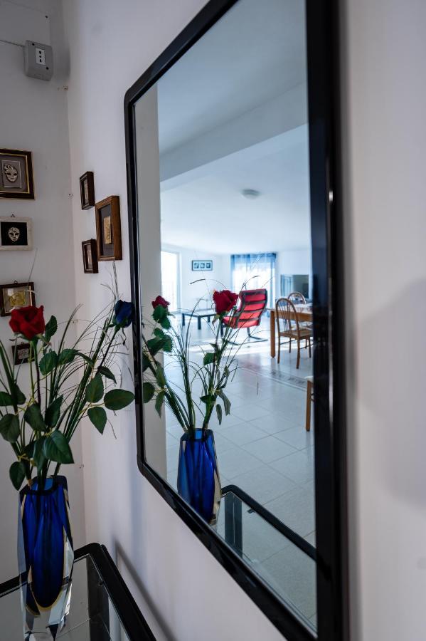 شقة La Casa Del Maestro Attico بيسكيوتا المظهر الخارجي الصورة